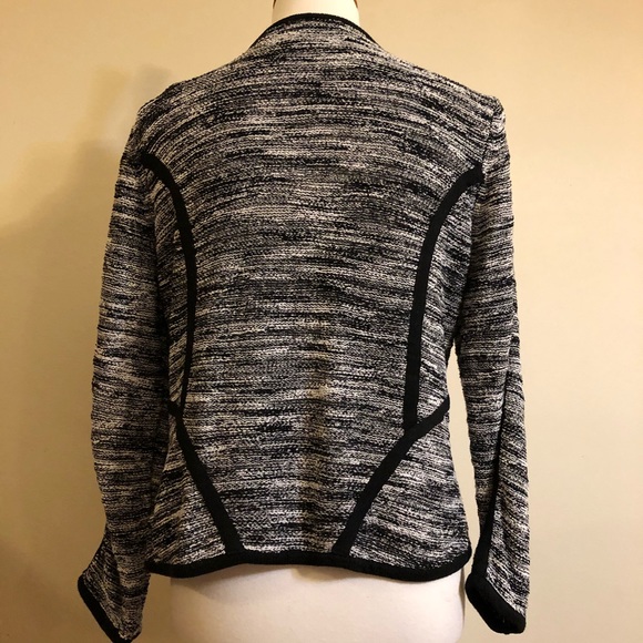 Curio New York Size Medium Classy Chic Sweater - Picture 7 of 10